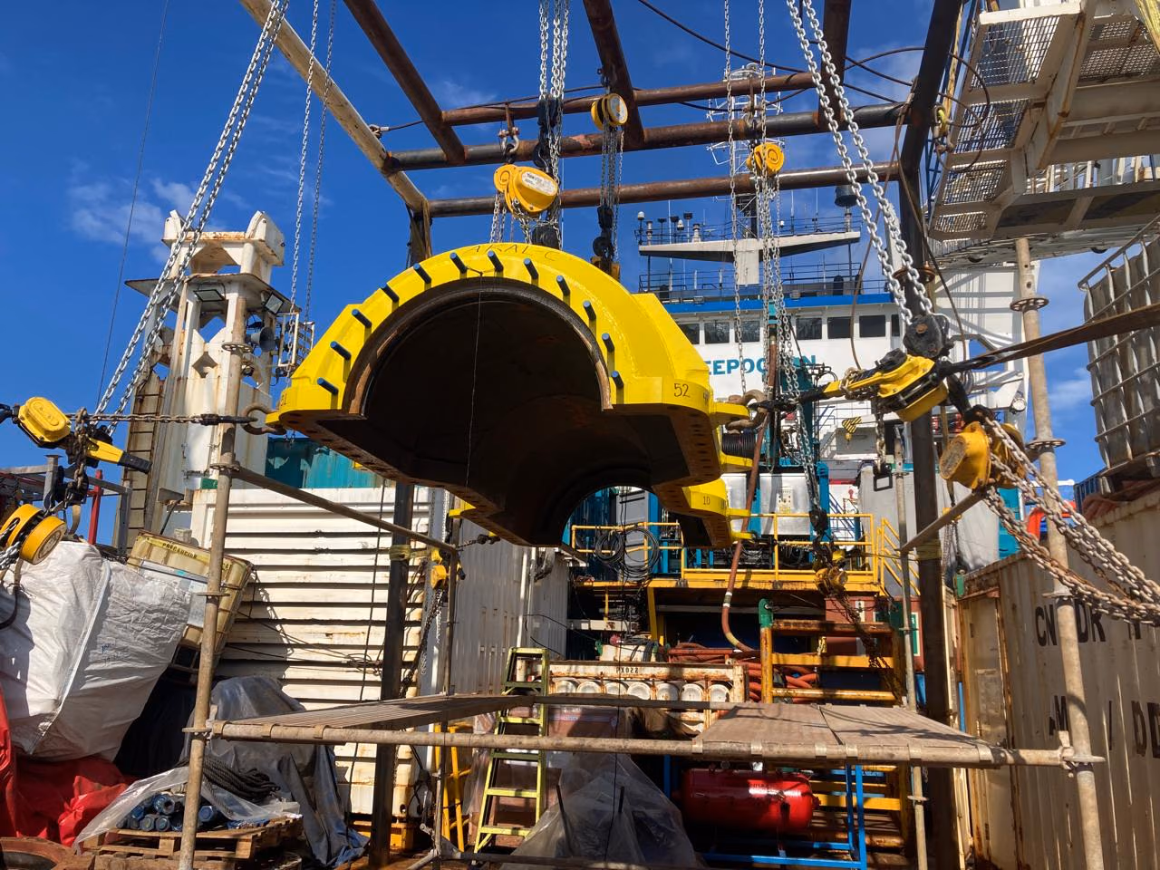 PEP/DIAVAZ 2025 — Envolvente perneada PEMEX 36”: foto 3